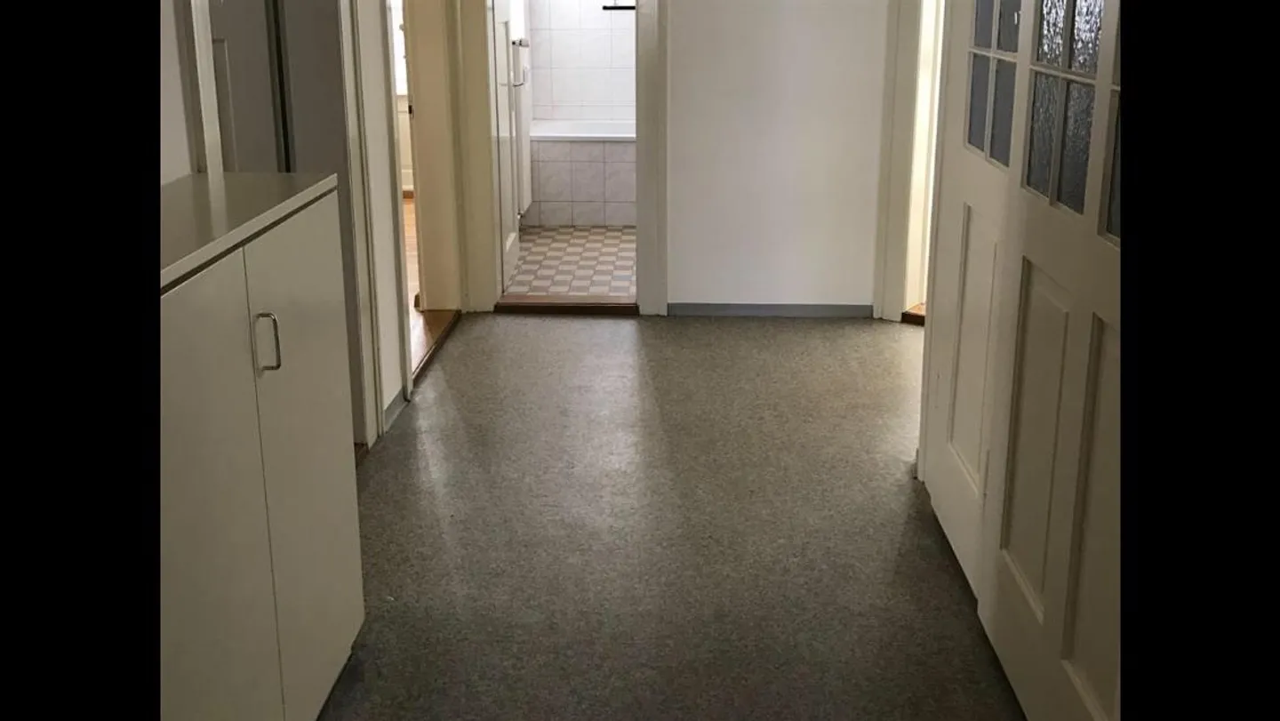 Geräumige 4-Zimmer Wohnung - Foto 2 von 9