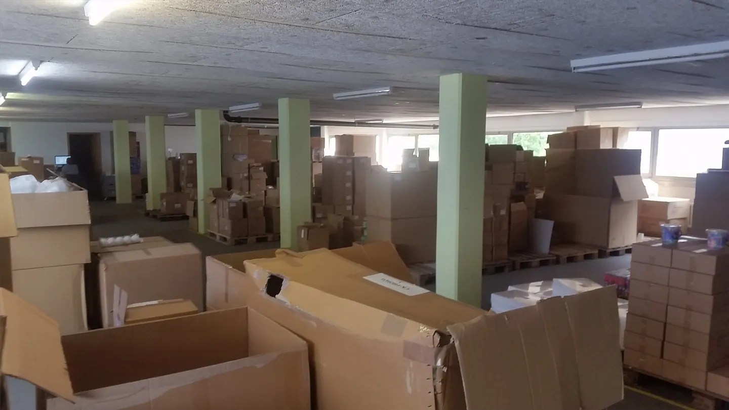 Commercial or storage space or studio - from 420 m2 - Photo 4 of 4
