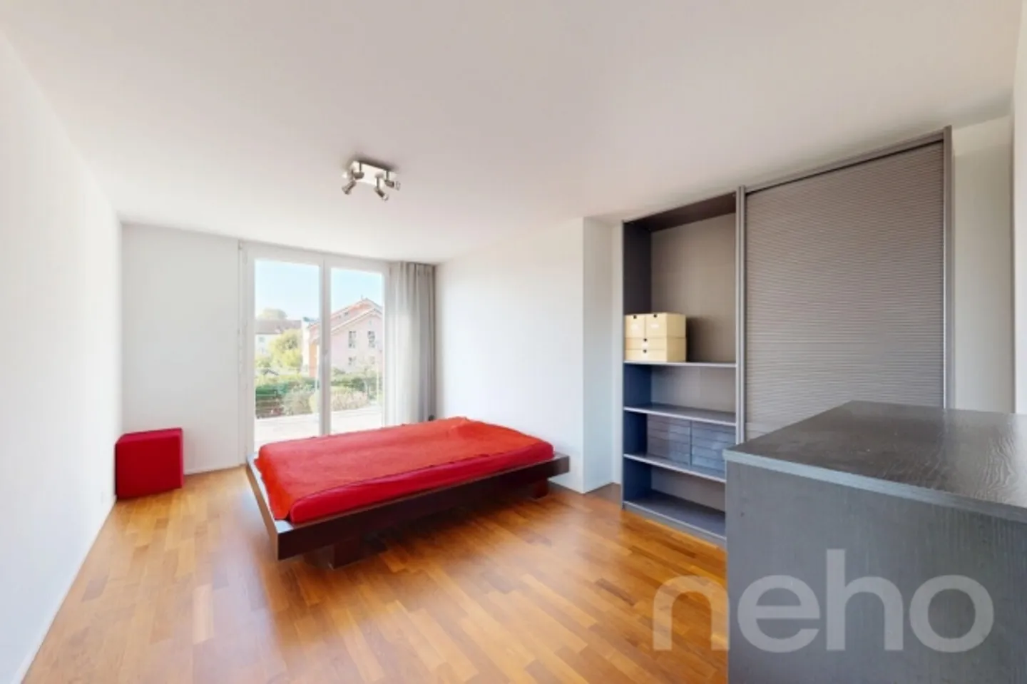 «Modernes 6.5-Zimmer-EFH in sonniger Lage mit pflegeleichtem Garten» - Foto 7 von 13