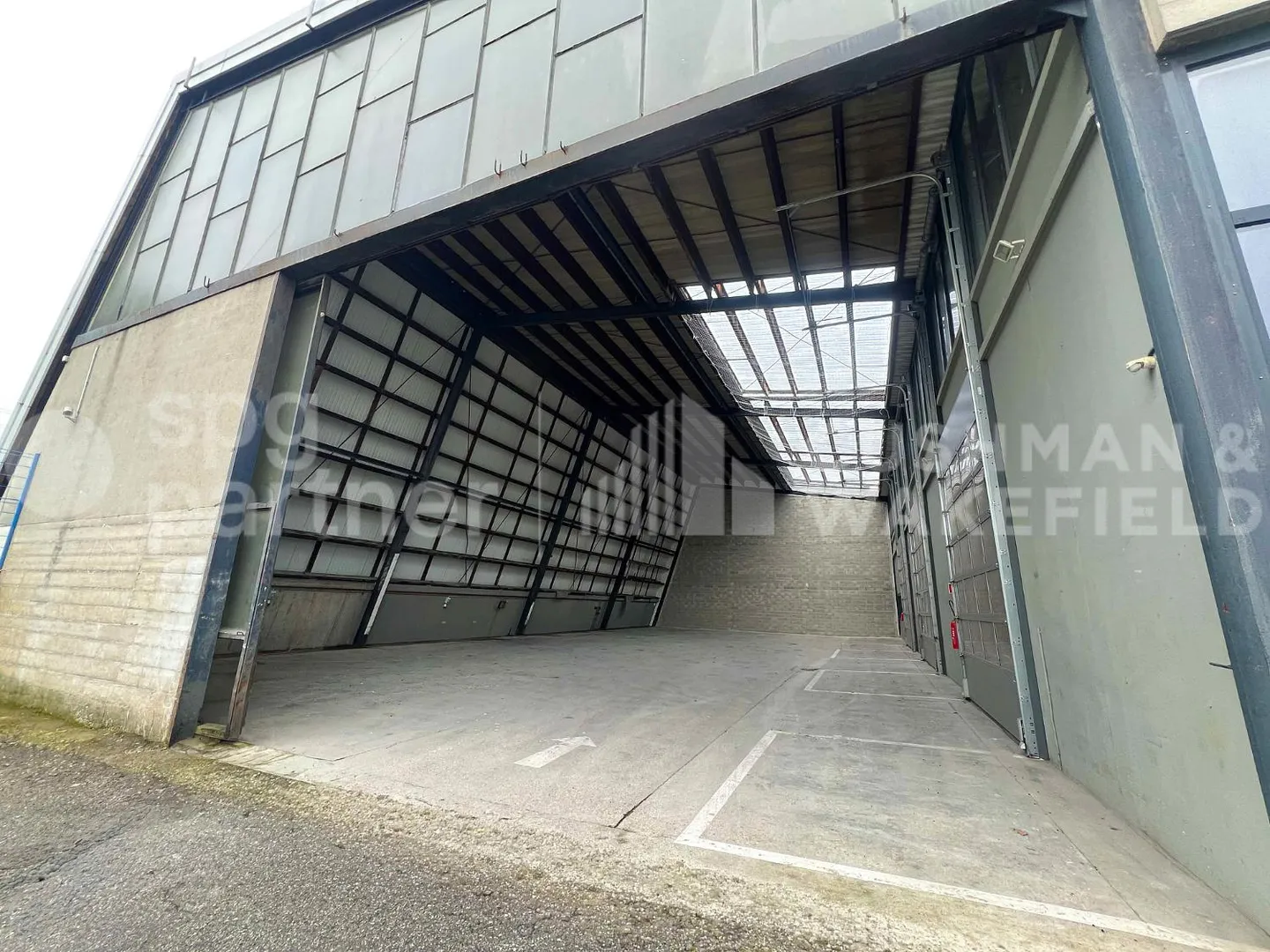 Spazio industriale e artigianale attrezzato di 1.470 m² a Petit-Lancy - Foto 4 di 13