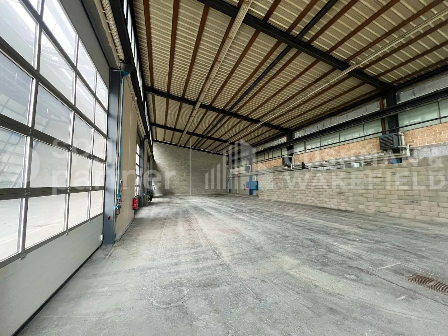 Spazio industriale e artigianale attrezzato di 1.470 m² a Petit-Lancy - Foto 5 di 13