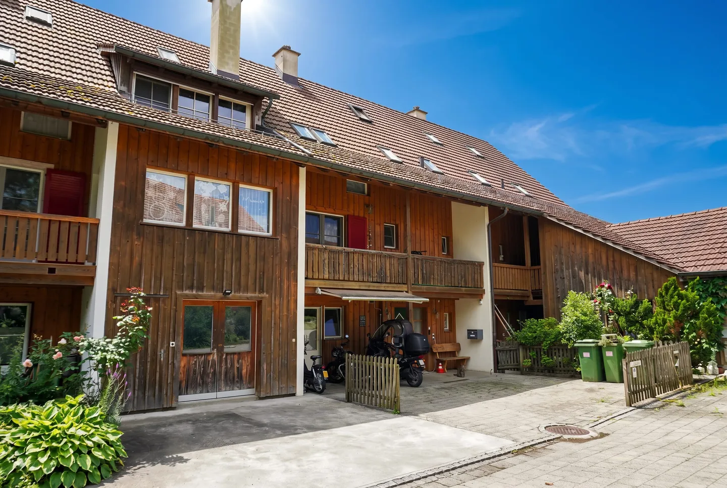 Maison familiale de 7½ pièces avec beaucoup d'espace sur quatre niveaux - Photo 1 sur 13