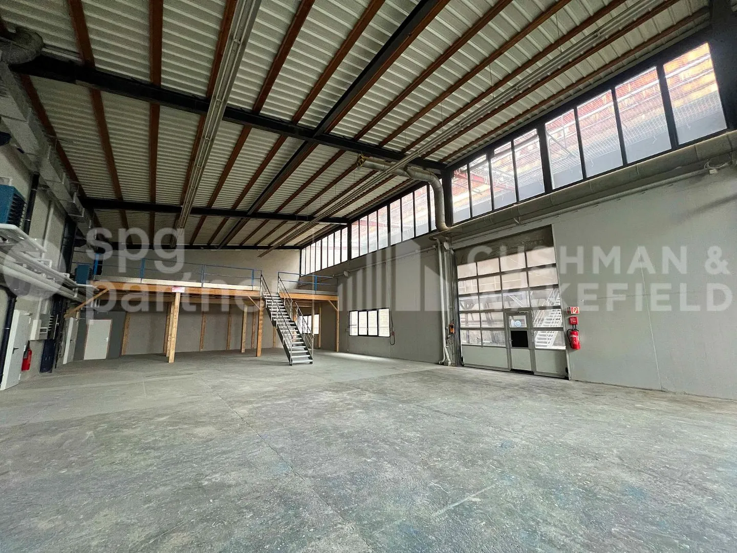 Spazio industriale e artigianale attrezzato di 1.470 m² a Petit-Lancy - Foto 9 di 13