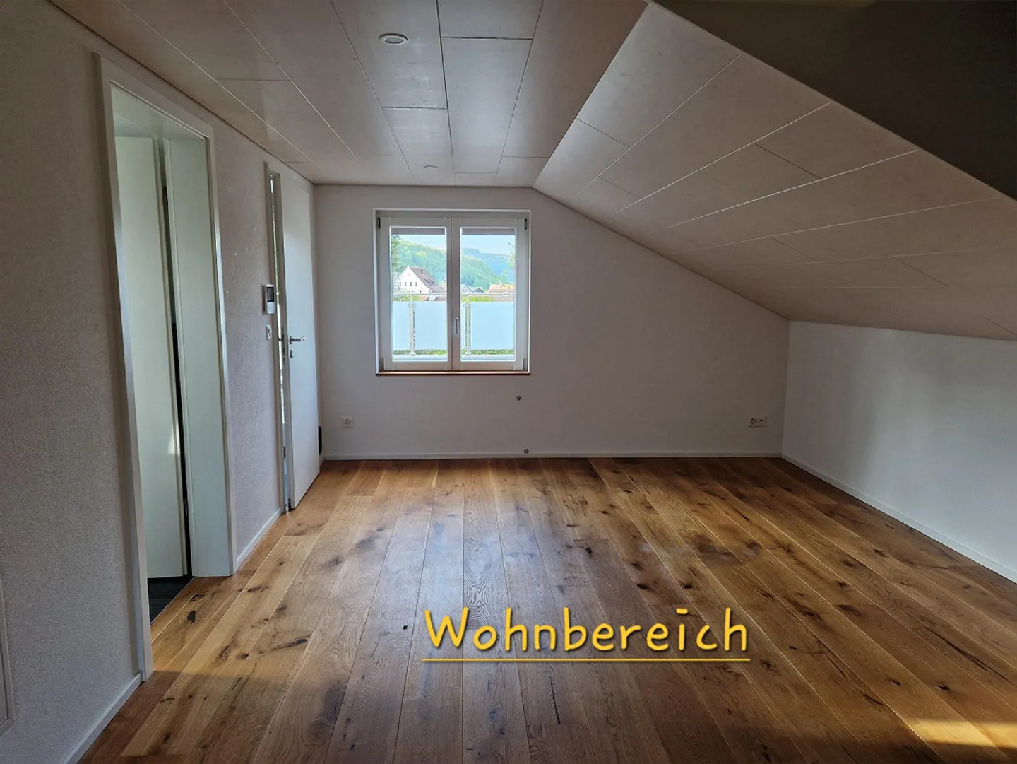 Penthouse - Photo 7 of 14