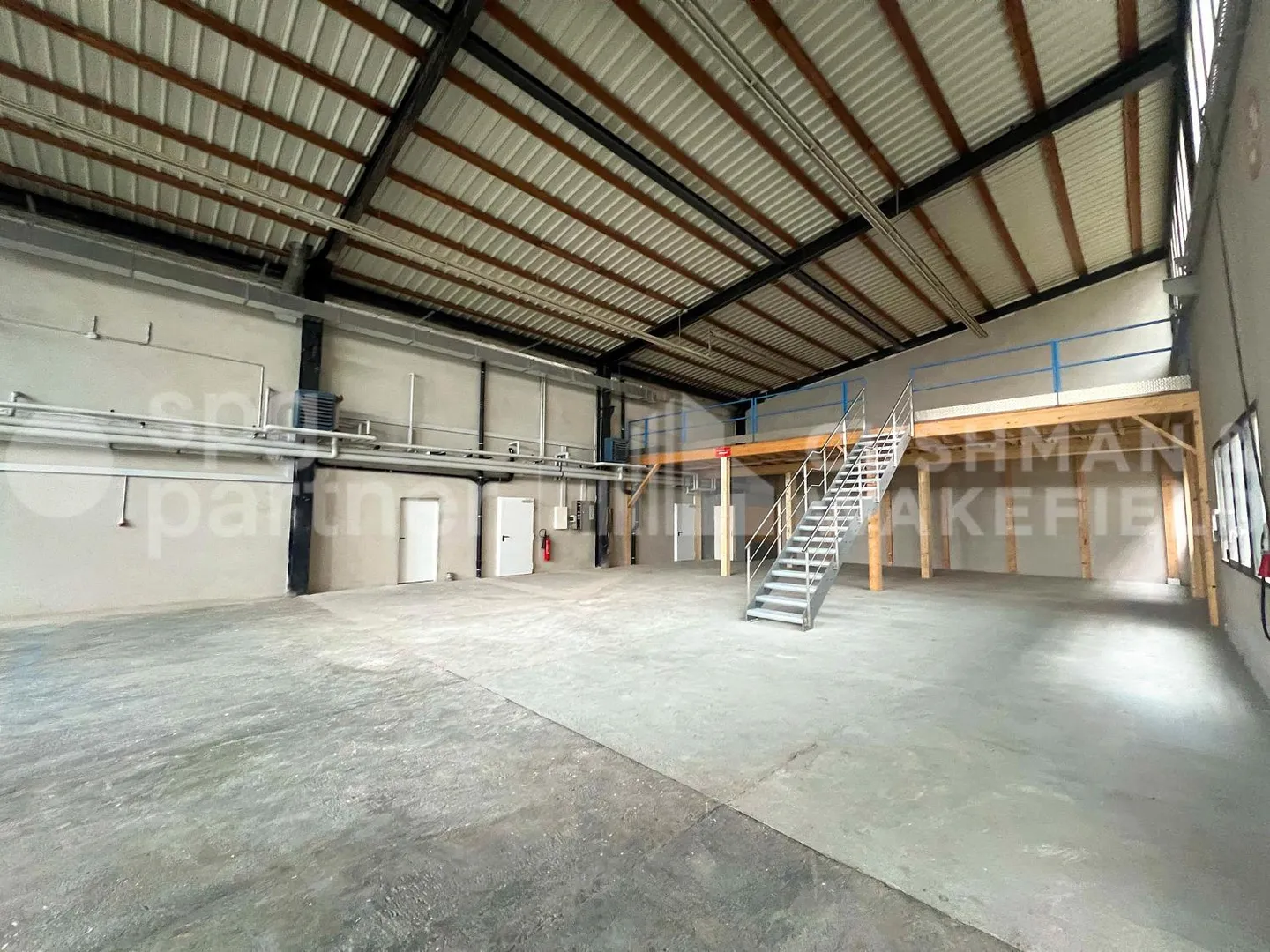 Spazio industriale e artigianale attrezzato di 1.470 m² a Petit-Lancy - Foto 11 di 13