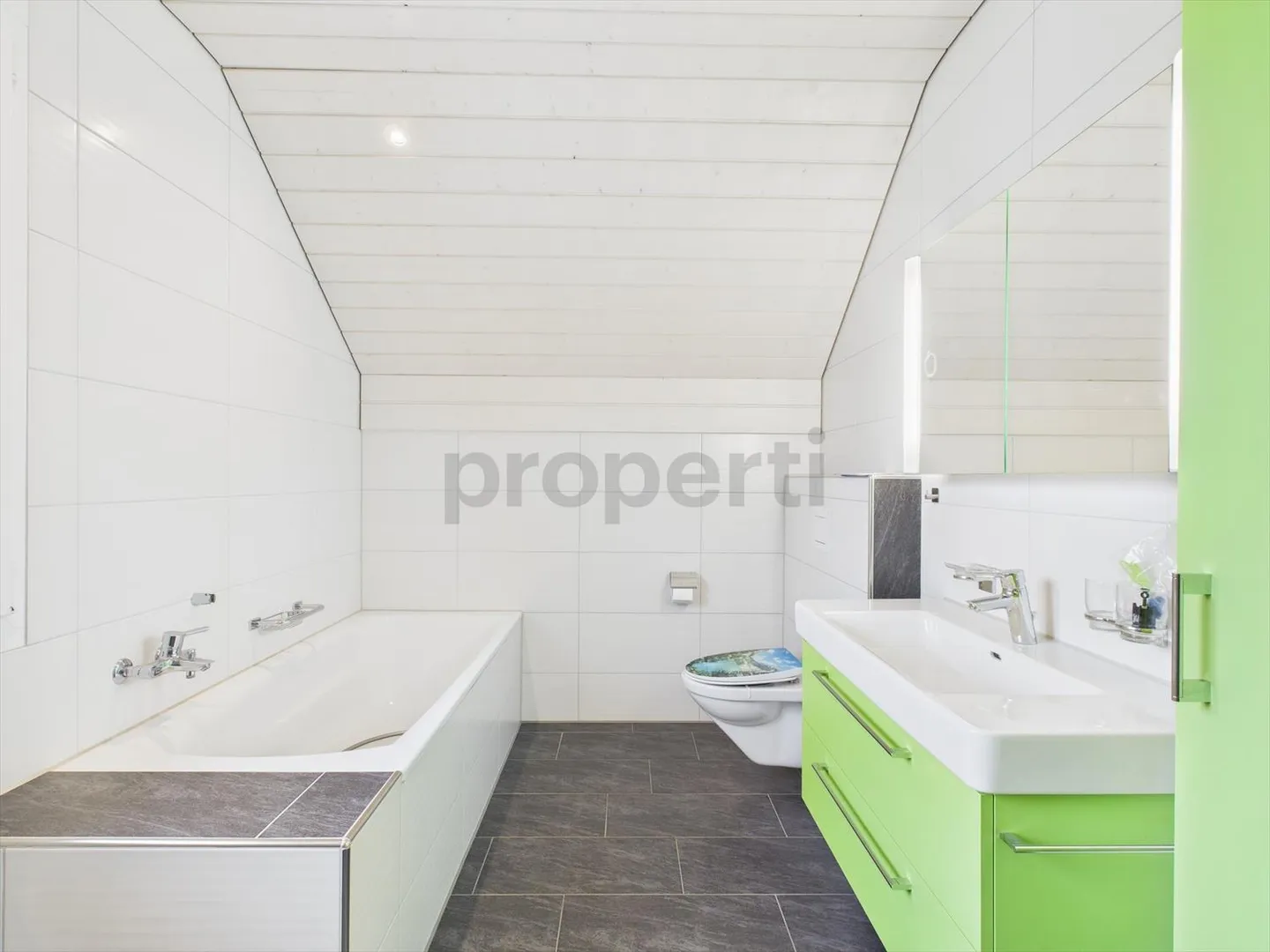 Benvenuti in questa moderna e ben tenuta casa unifamiliare di 6,5 stanze - costruita nel 2015, in una posizione tranquilla a Schüpfheim (LU) - Foto 11 di 13