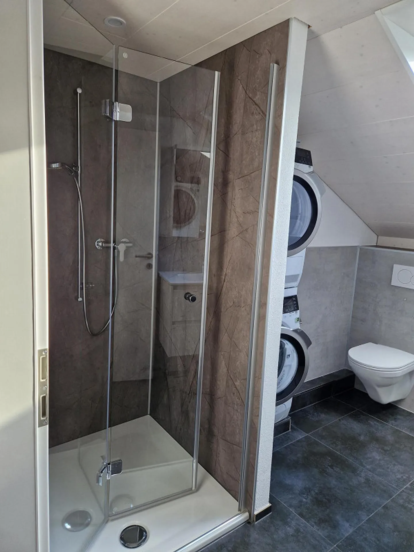 Penthouse - Photo 10 of 14