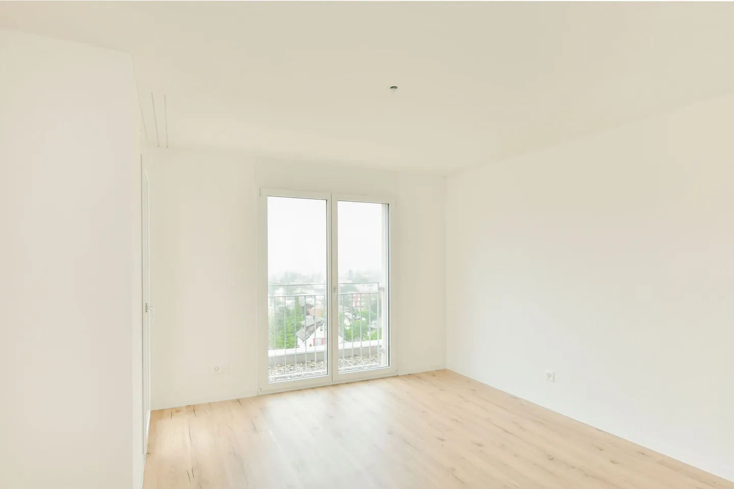 Dreamlike View I 3.5-Room Penthouse Apartment - Photo 10 of 10