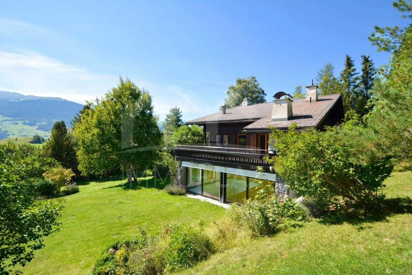 Grosszügiges Ferienchalet an einzigartiger Lage - Foto 1 von 9