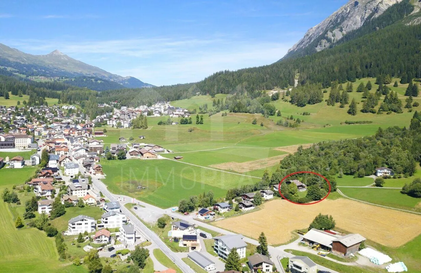 Grosszügiges Ferienchalet an einzigartiger Lage - Foto 2 von 9