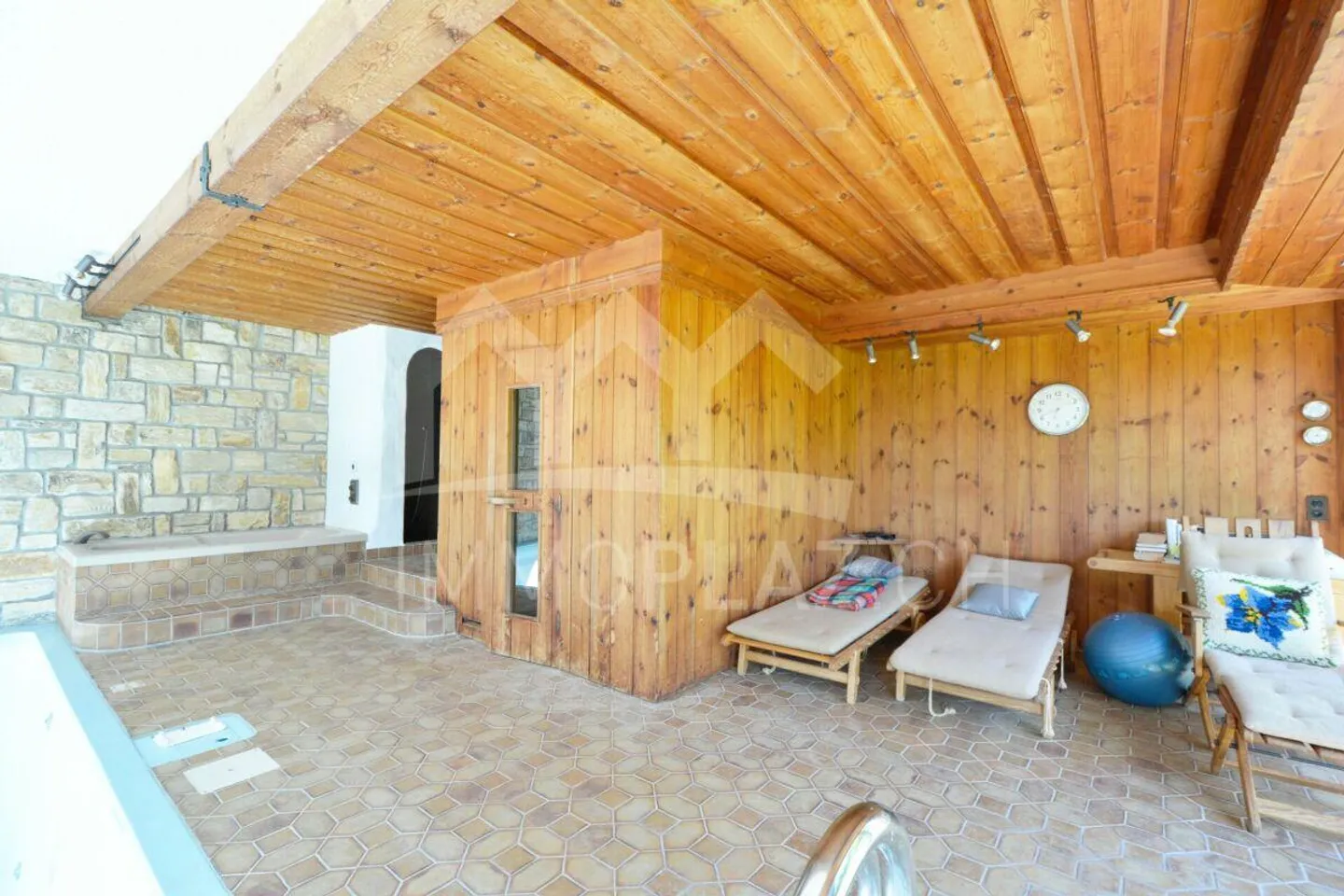 Grosszügiges Ferienchalet an einzigartiger Lage - Foto 5 von 9