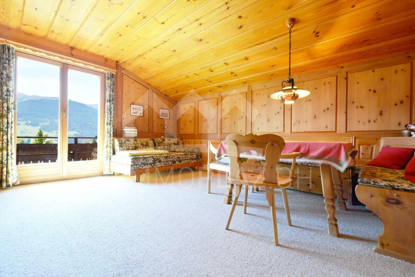 Grosszügiges Ferienchalet an einzigartiger Lage - Foto 8 von 9