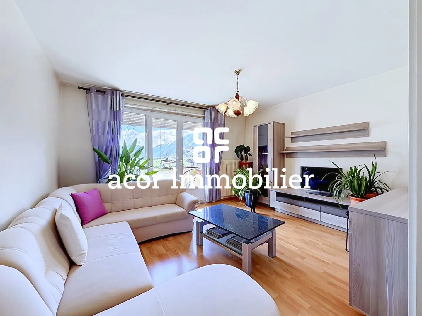 Appartement 3.5 pièces avec double balcon à St-Pierre-de-Clages - Photo 1 sur 5