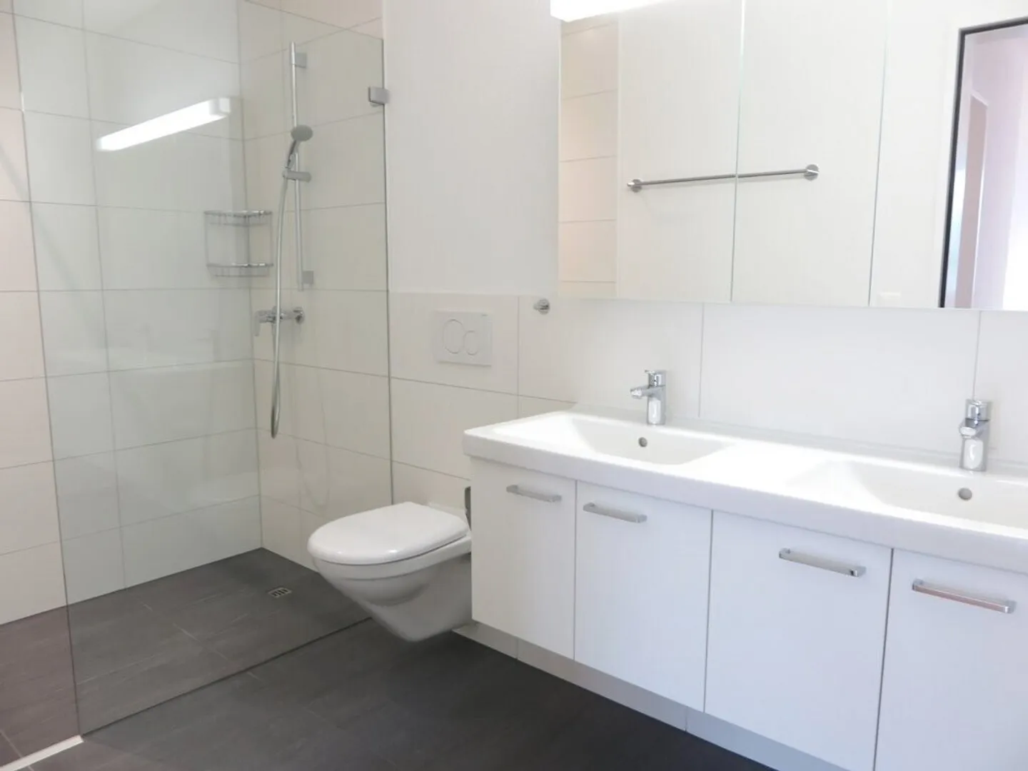 Modernes Apartment mit Loggia - Foto 7 von 9