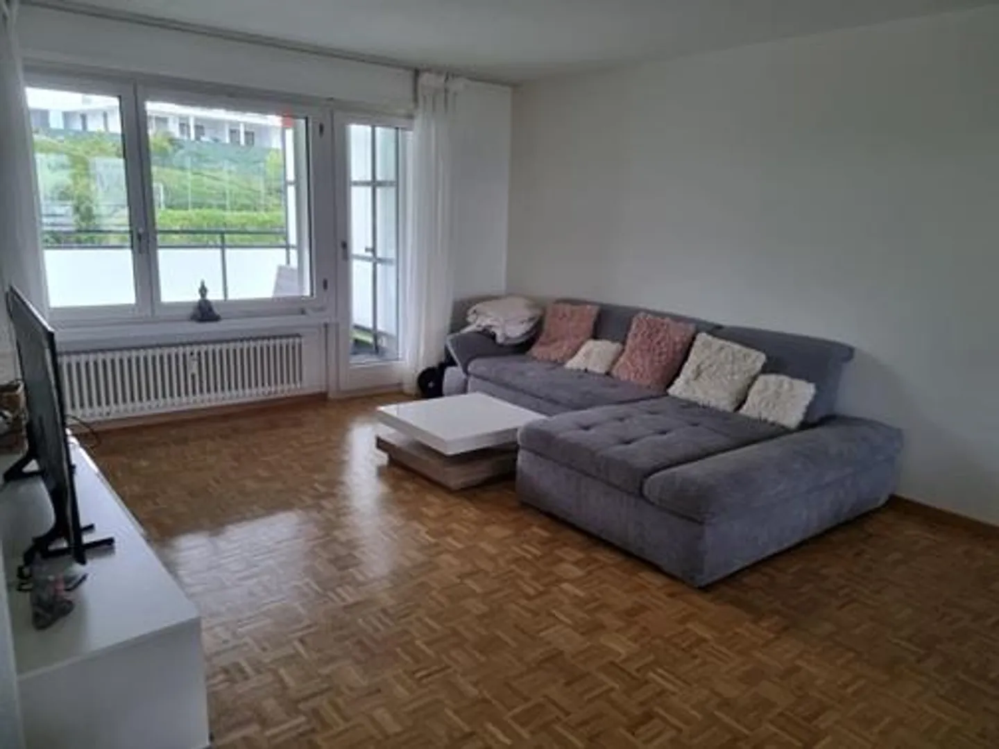 Appartamento di 4,5 stanze con 2 balconi e vista lago a Wädenswil - Foto 2 di 6
