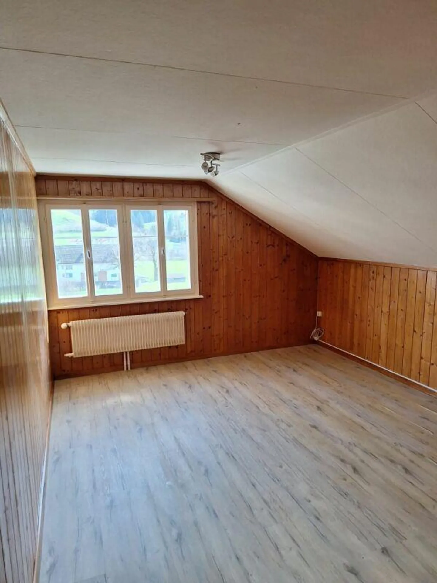 Appartamento accogliente di 3.5 stanze in affitto - Foto 2 di 10