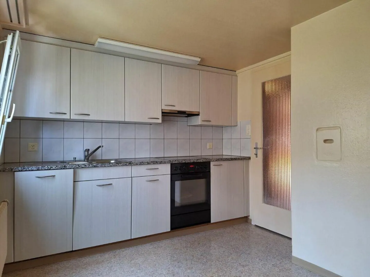 Appartamento accogliente di 3.5 stanze in affitto - Foto 4 di 10