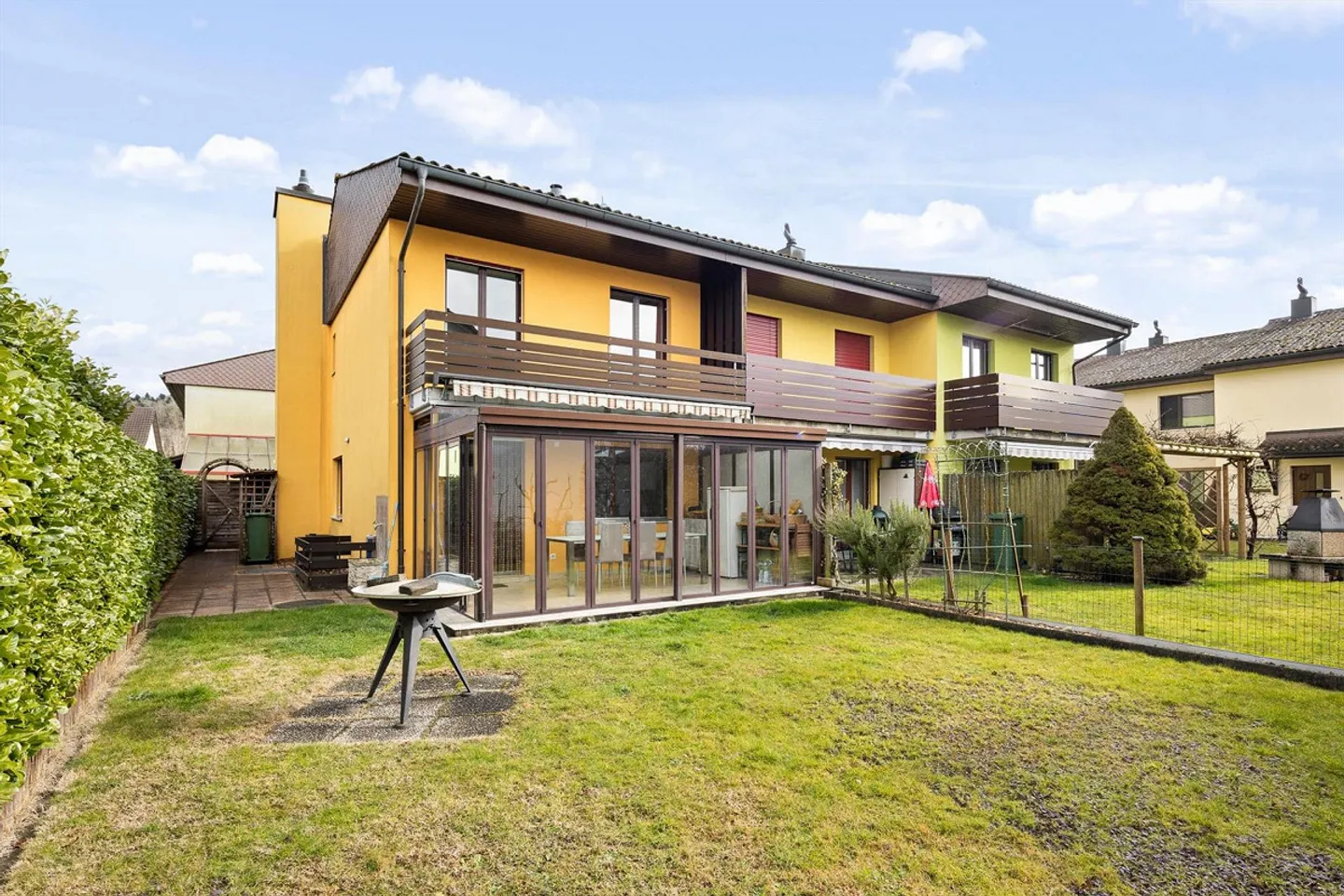 Familienfreundliches Haus mit Garten - Foto 1 von 13