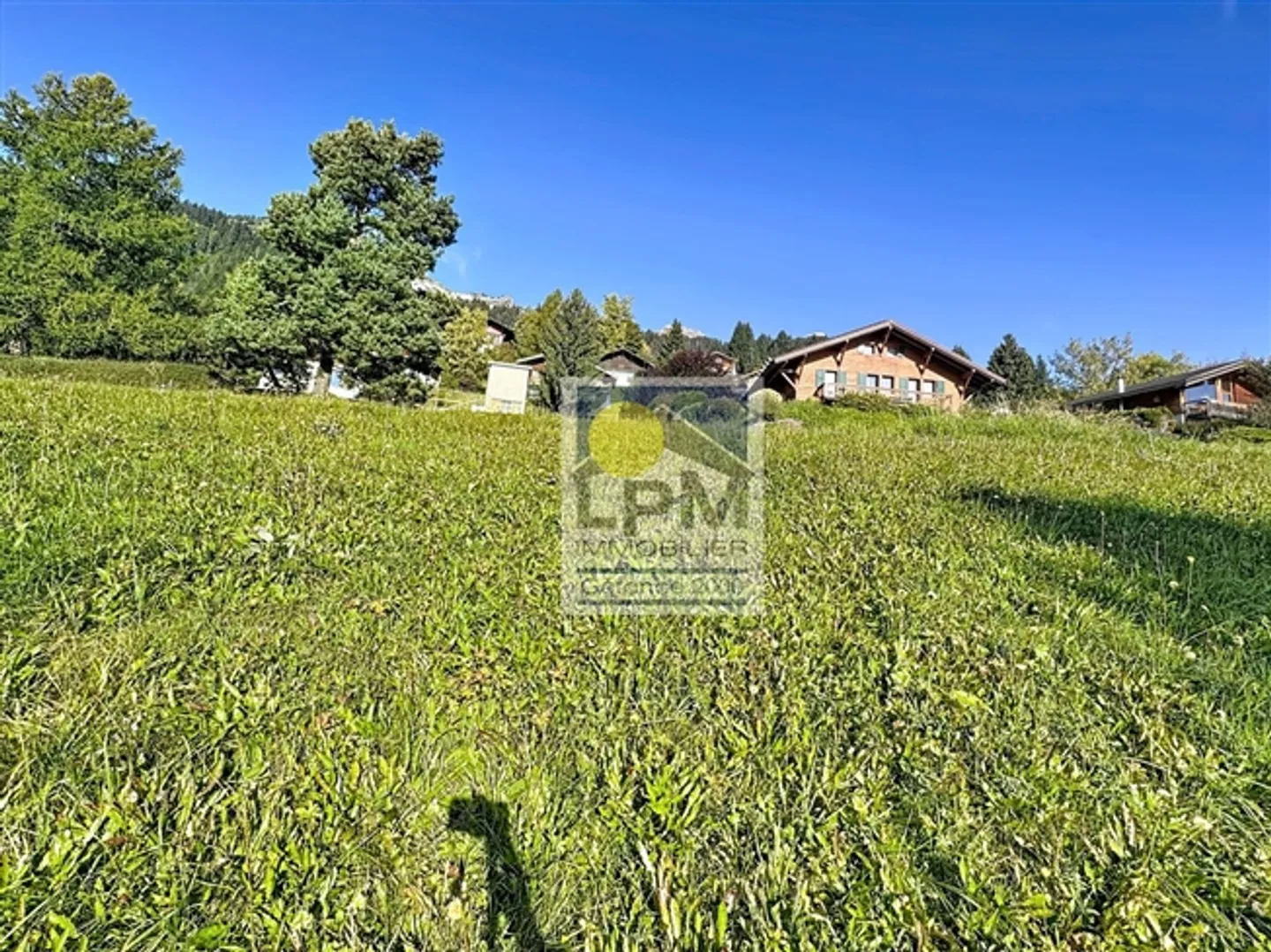 Terrain de construction spacieux et vue panoramique - Photo 2 sur 6