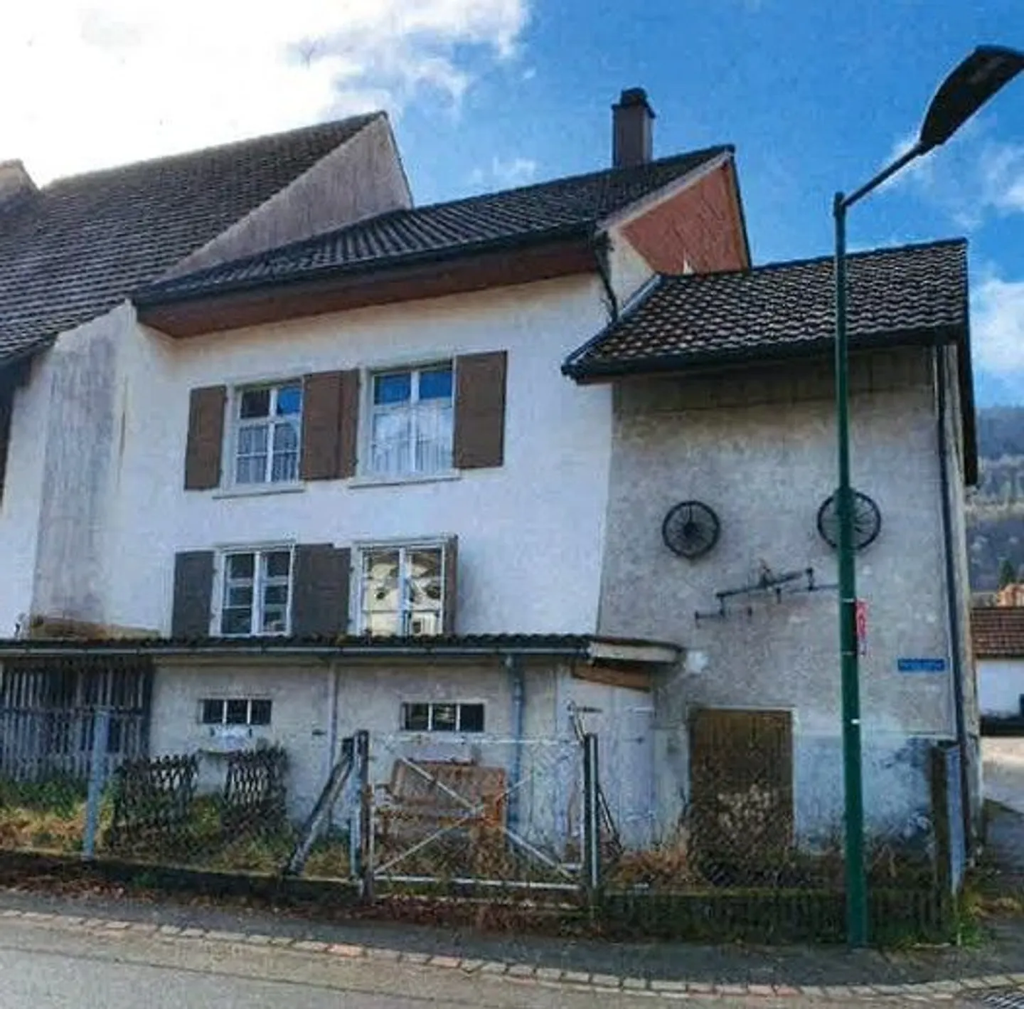 Charming Family Home with Garden - Photo 1 of 13