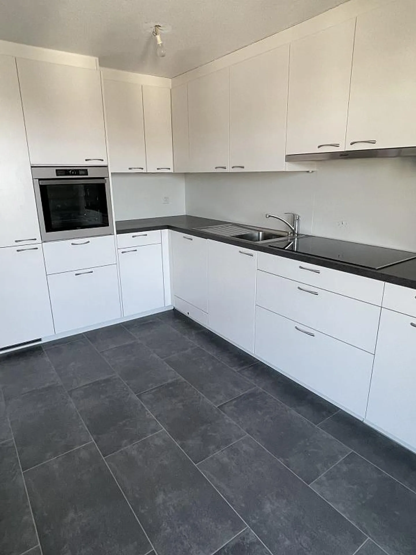 Appartamento accogliente di 4,5 stanze in una posizione tranquilla - Foto 1 di 11