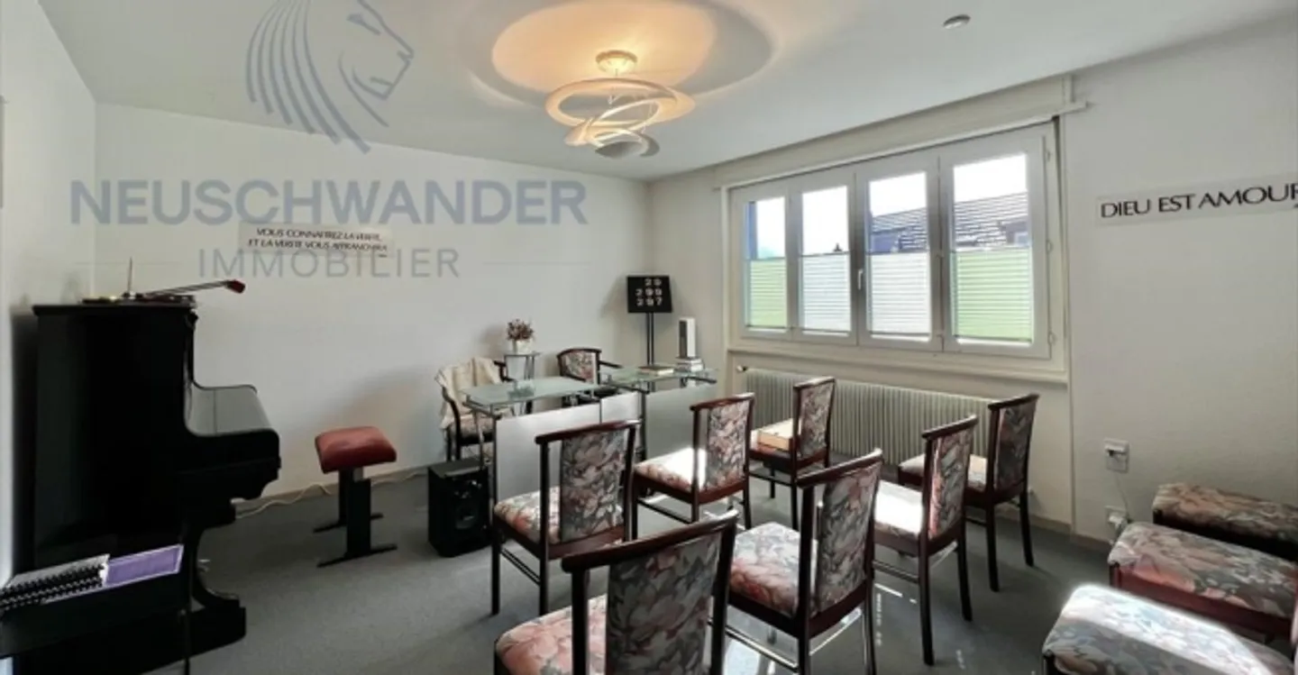 Office space for rent - Photo 1 of 13