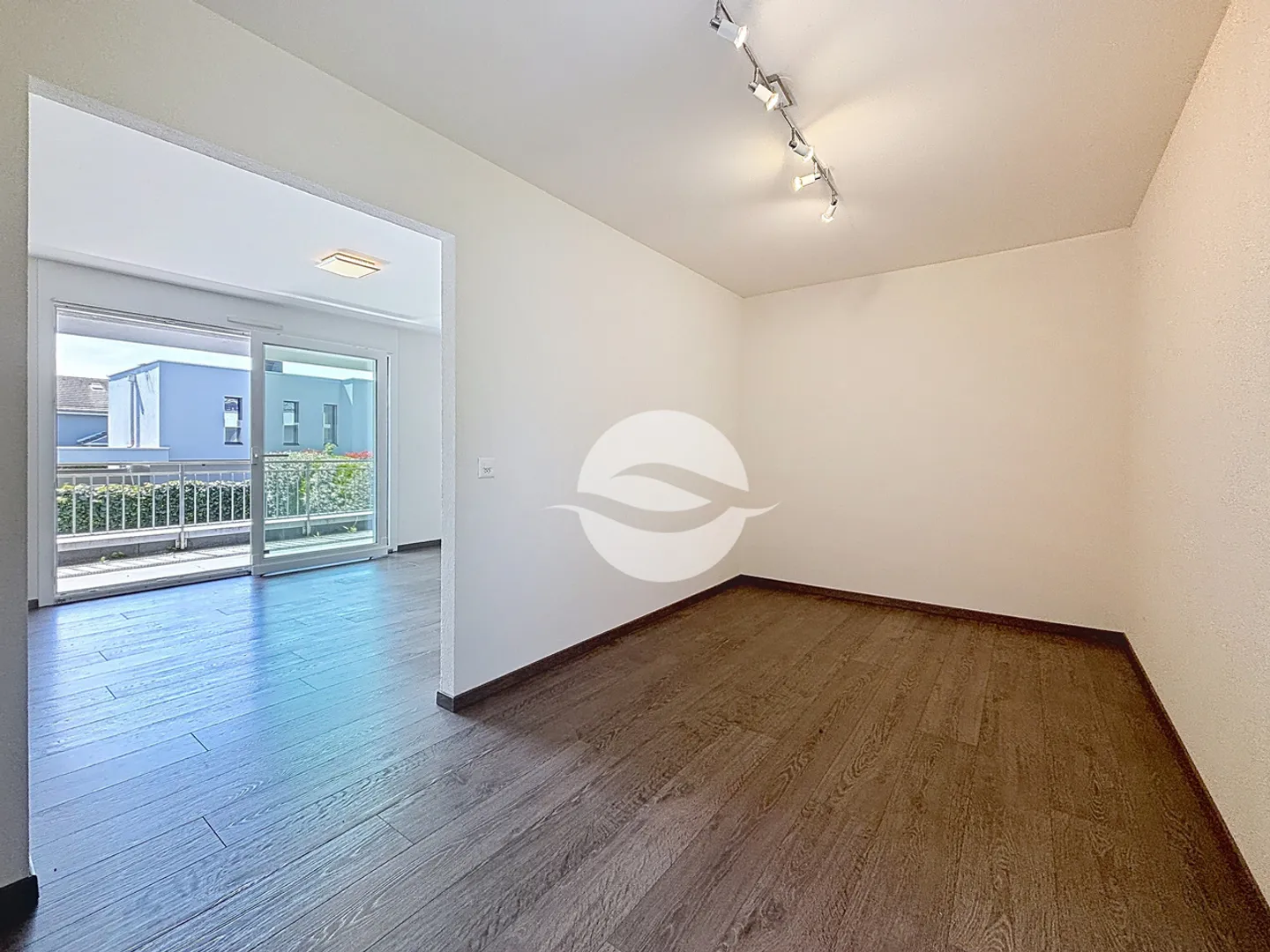 Semi-Detached House 8 Rooms - Photo 8 of 21