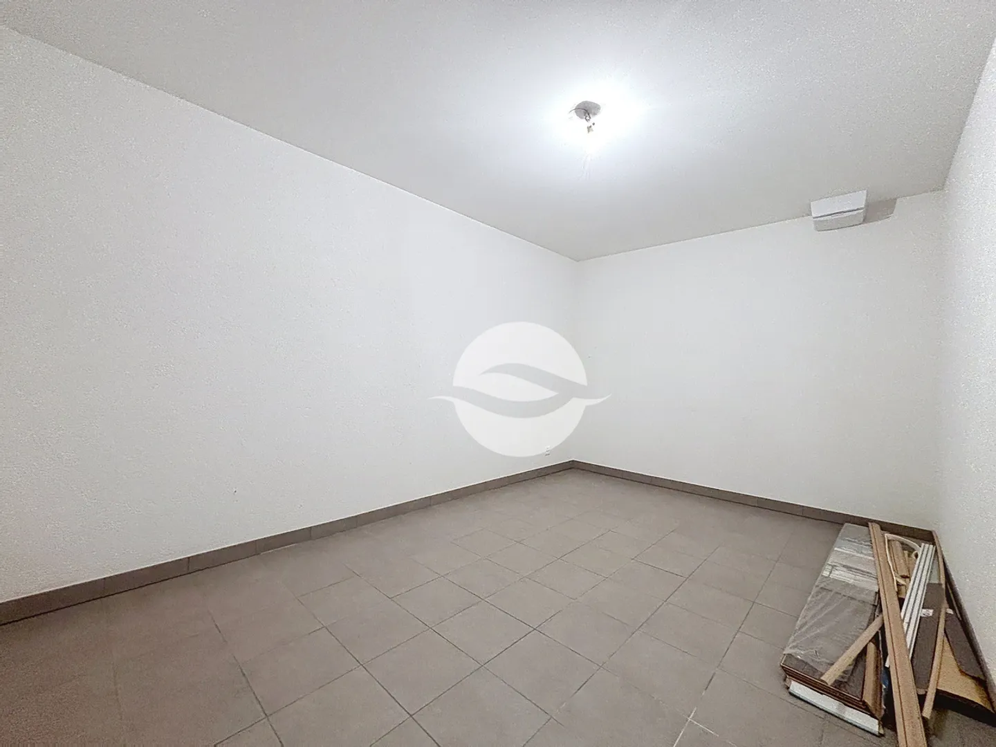 Semi-Detached House 8 Rooms - Photo 19 of 21