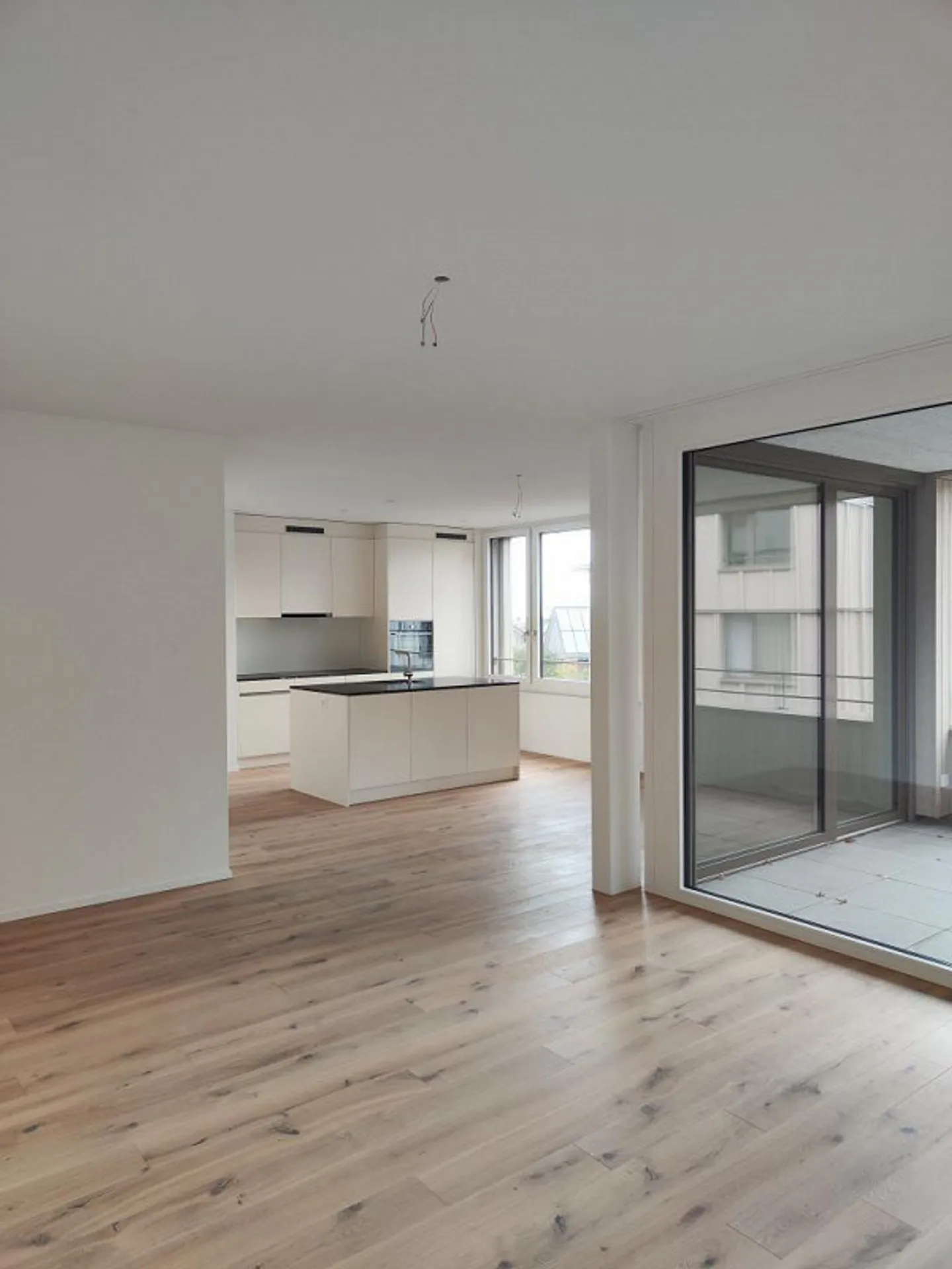 PREMIÈRE OCCUPATION - appartement central de 4,5 pièces au standard de propriété ! - Photo 4 sur 12