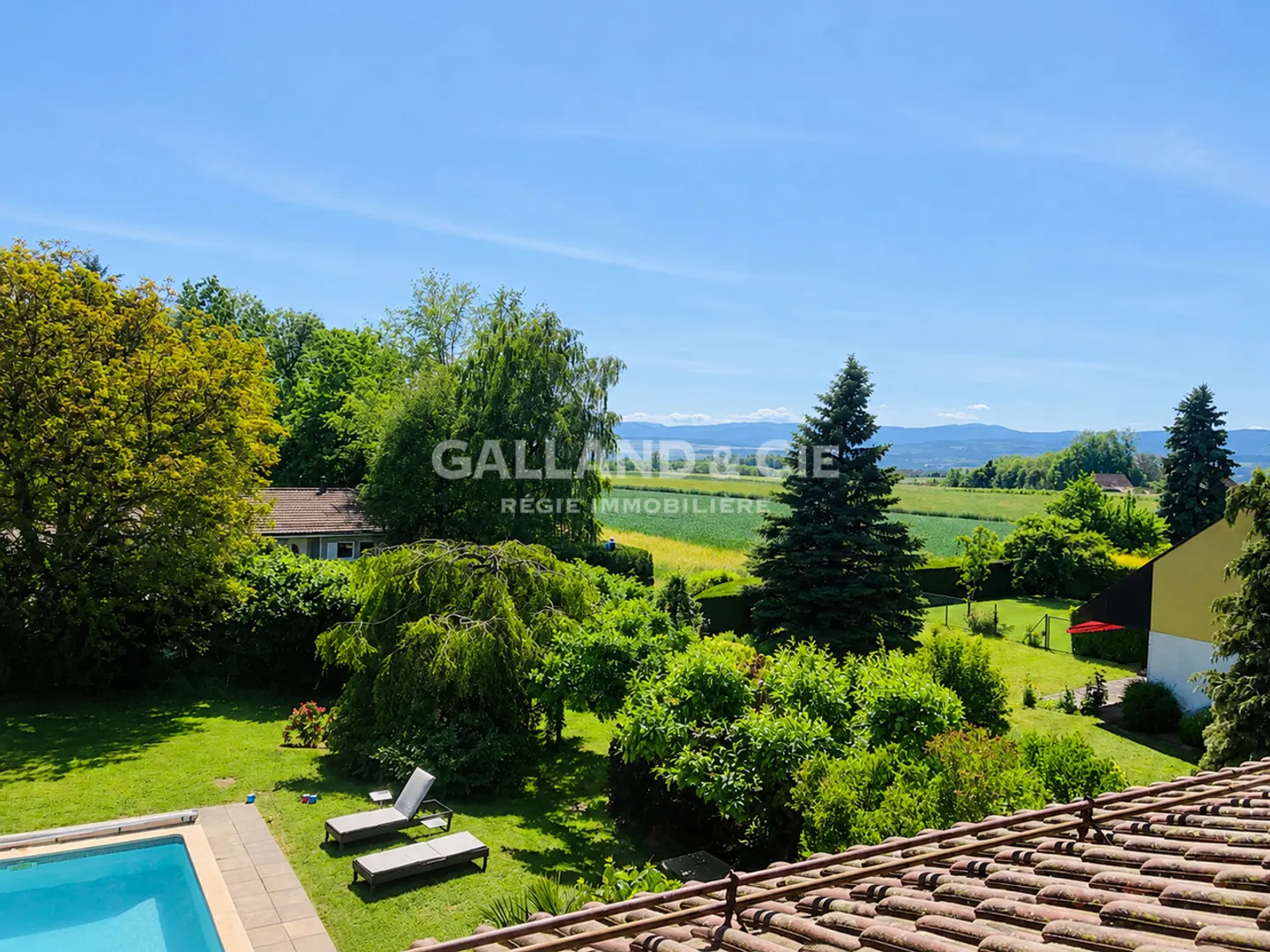 Elegantes Familienhaus mit Garten - Foto 6 von 7