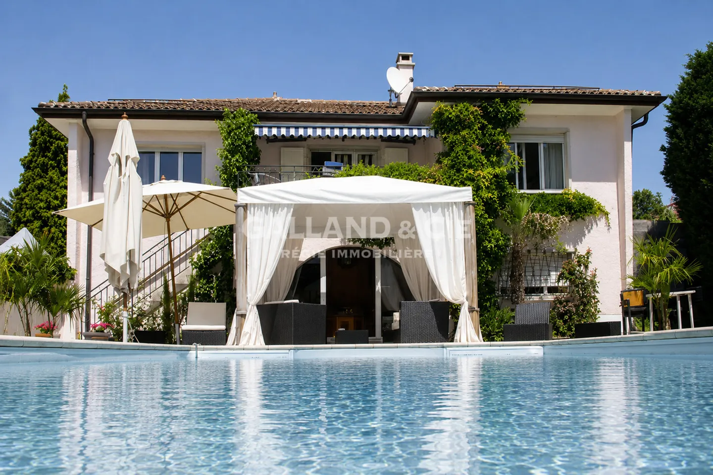 Elegantes Familienhaus mit Garten - Foto 7 von 7