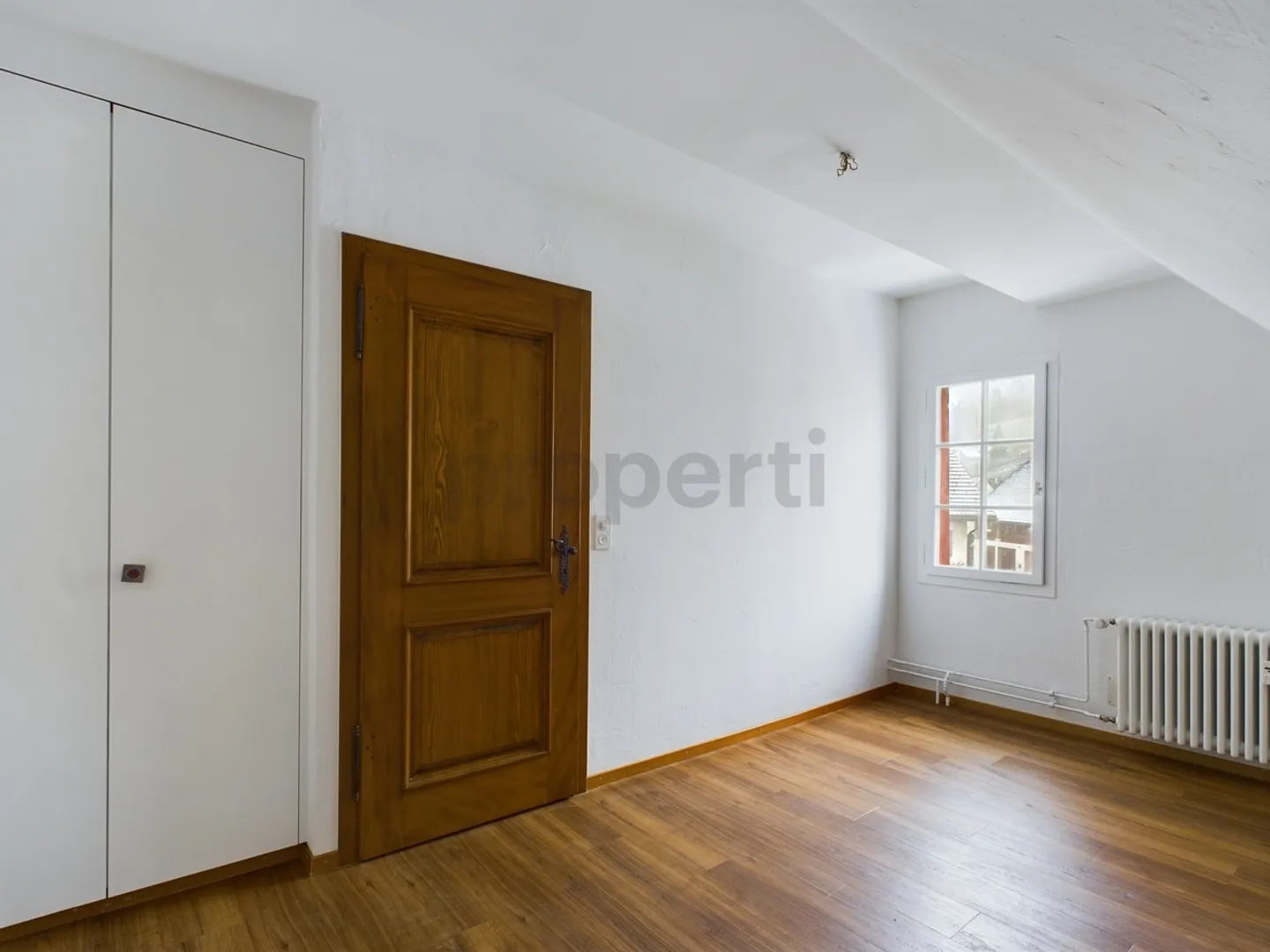 Traumhafte 4.5-Zimmer-Dachwohnung in bester Lage in Freienstein-Teufen - Foto 6 von 11