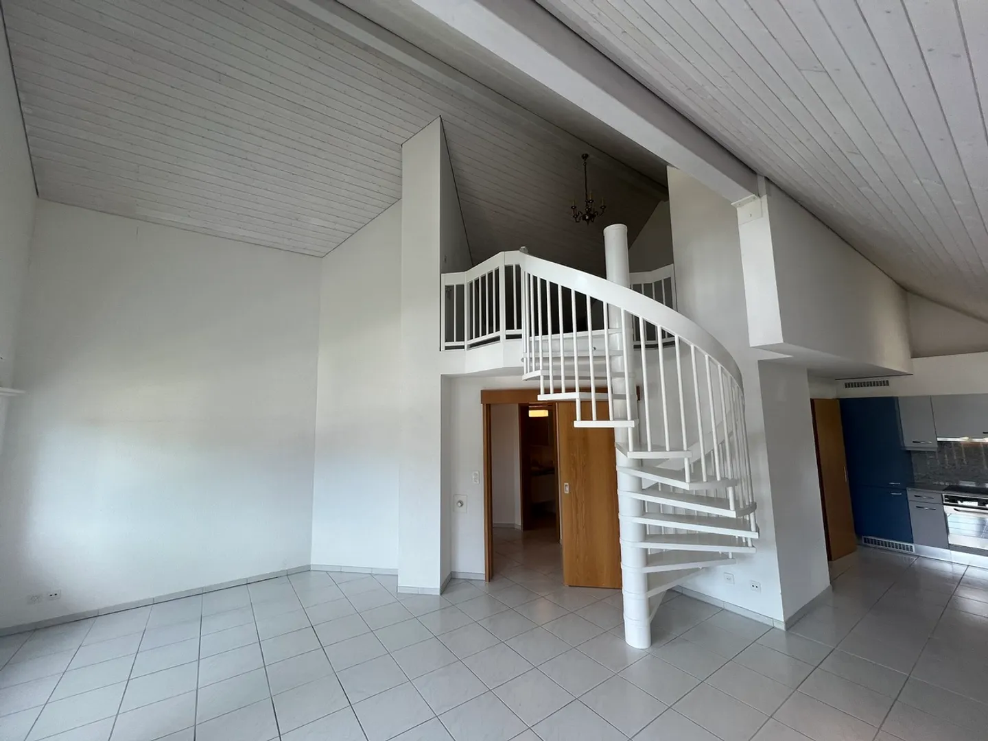 Maisonette de 3,5 pièces avec un balcon de rêve et une salle de loisirs - Photo 4 sur 17