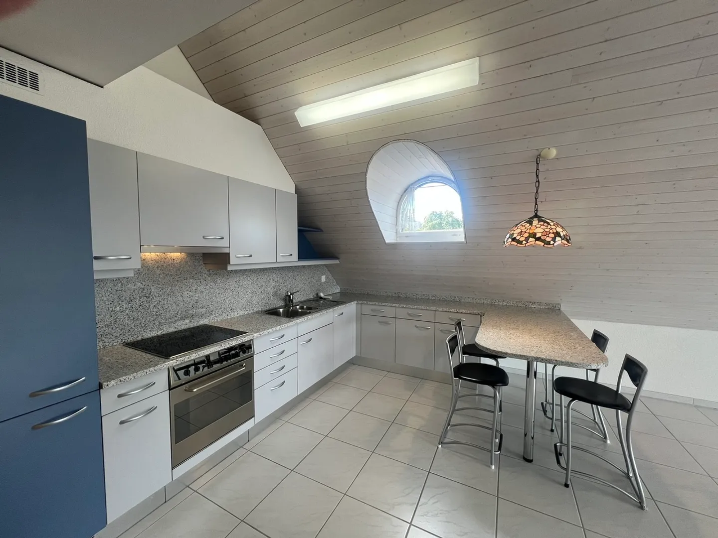 Maisonette de 3,5 pièces avec un balcon de rêve et une salle de loisirs - Photo 2 sur 17