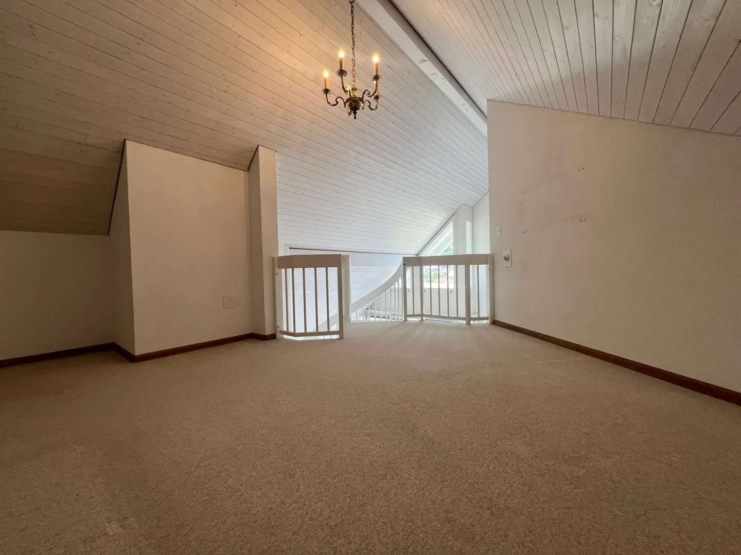 Maisonette de 3,5 pièces avec un balcon de rêve et une salle de loisirs - Photo 10 sur 17