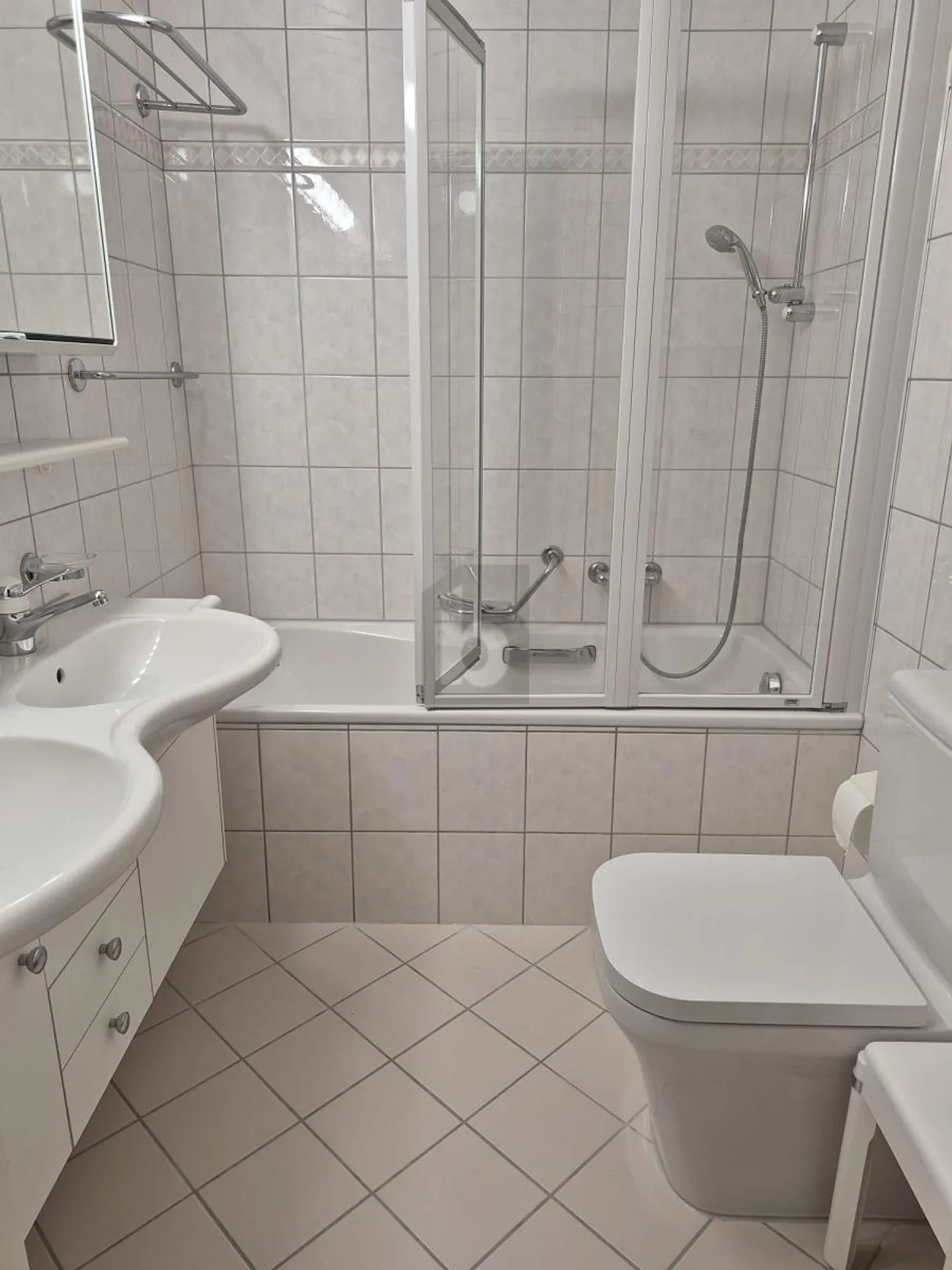 Family-Friendly with Garden - Photo 3 of 5