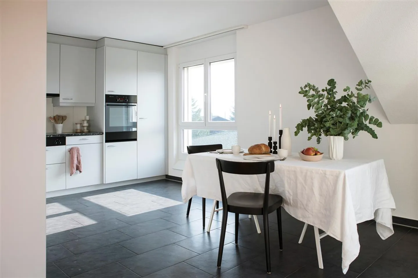 Charming Penthouse with Loggia - Photo 3 of 7