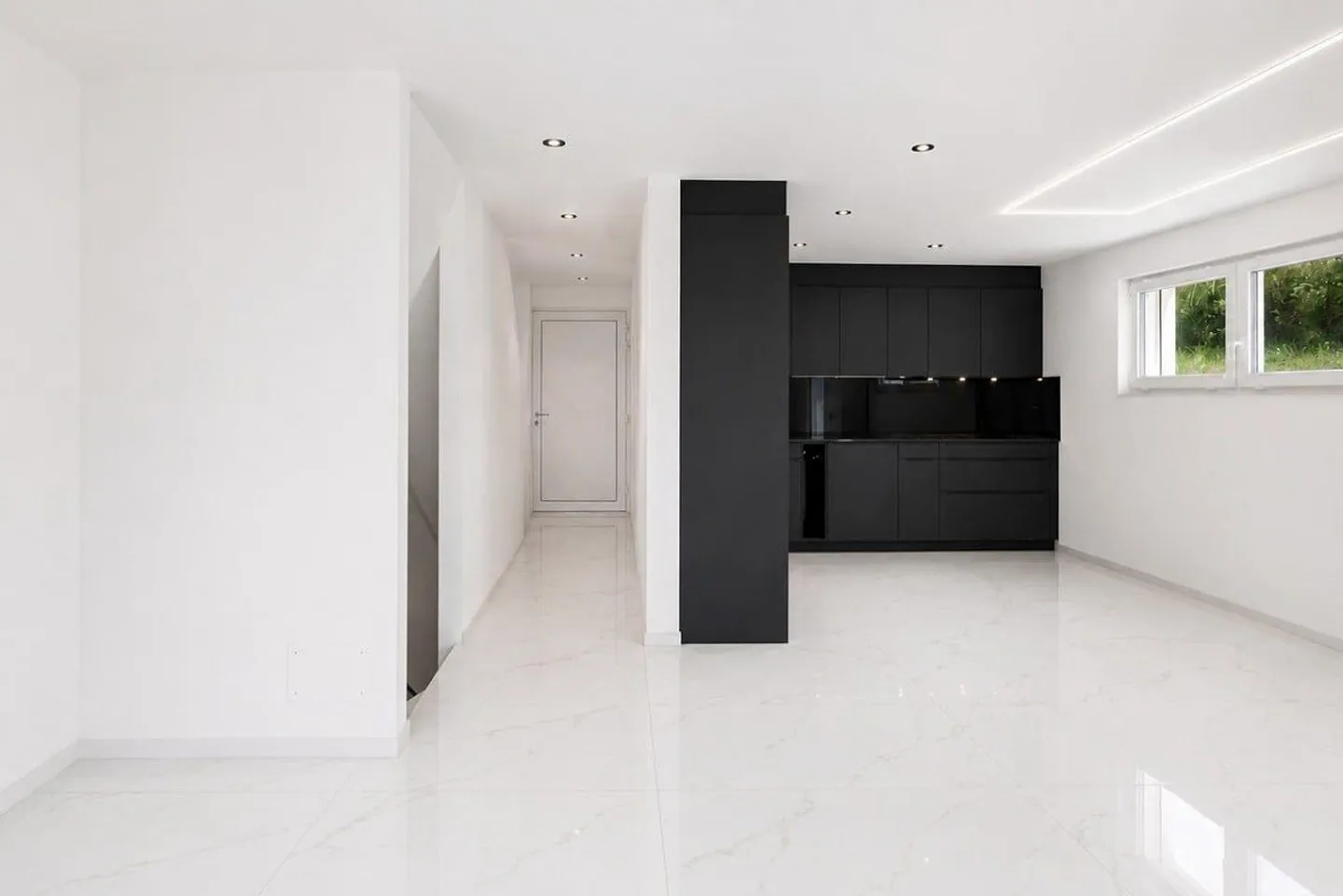 Stylish Family Home in Quiet Area - Photo 3 of 13