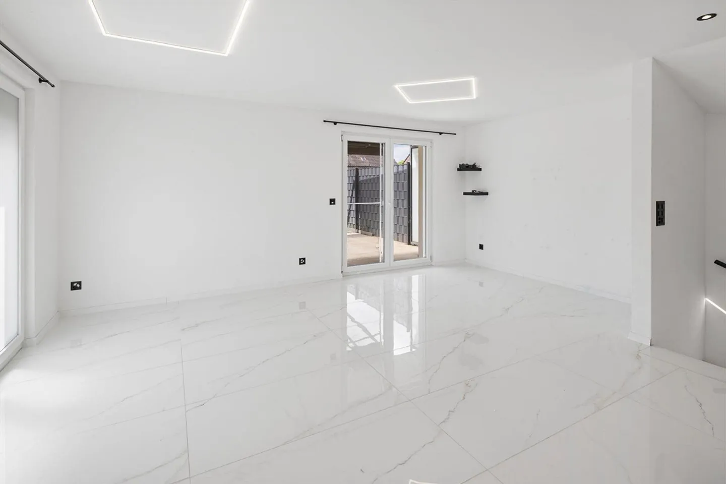 Stylish Family Home in Quiet Area - Photo 5 of 13