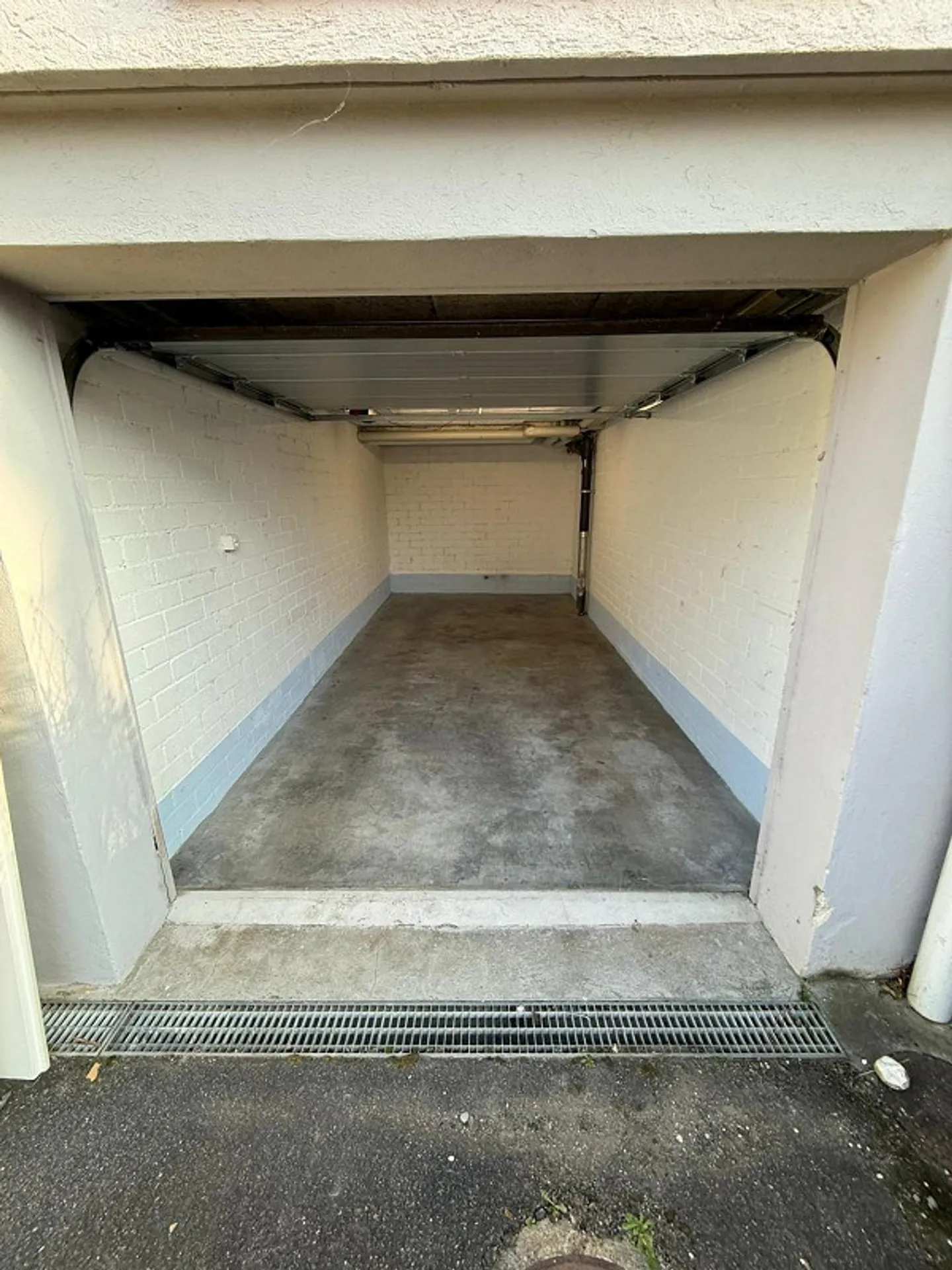 Appartement 2 pièces avec balcon et cuisine moderne, situé au centre de Reinach - Photo 9 sur 10