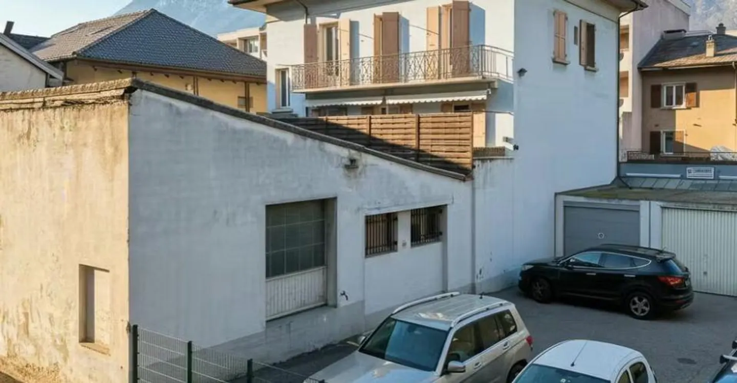Edificio versatile a Saxon - Foto 1 di 10