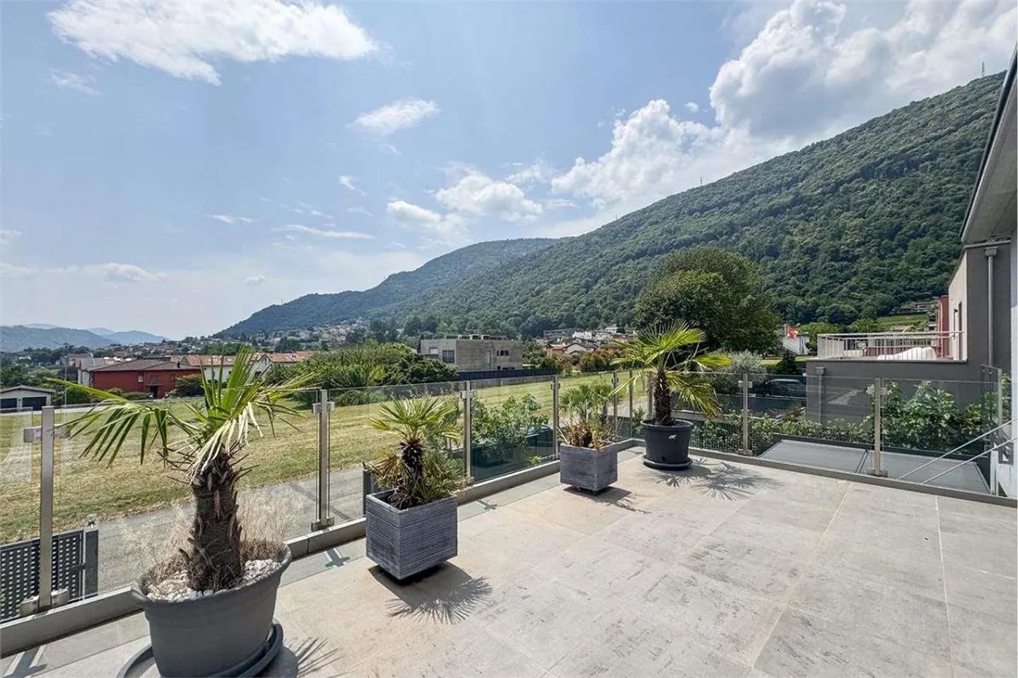 Villa moderna con piscina salata e dotazioni di alta qualità - Foto 1 di 9