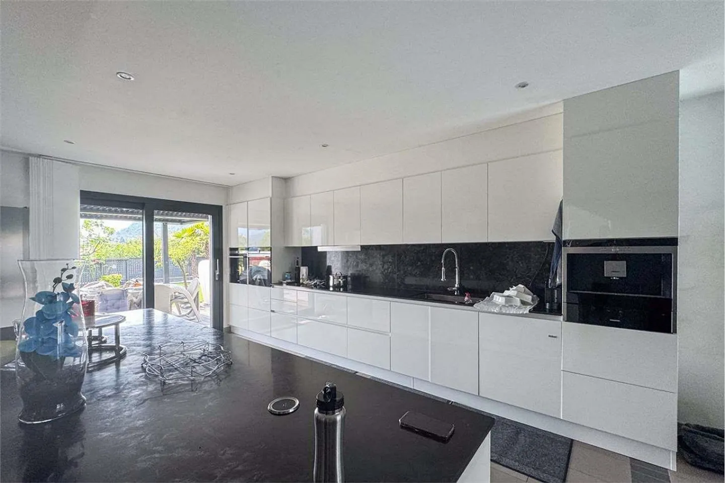 Villa moderna con piscina salata e dotazioni di alta qualità - Foto 4 di 9