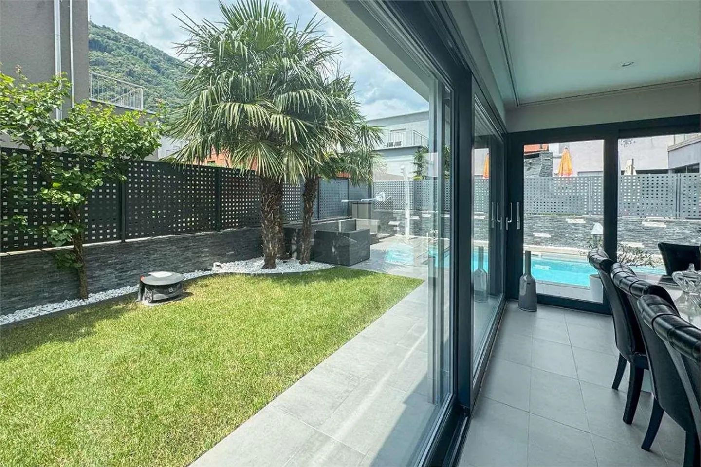 Villa moderna con piscina salata e dotazioni di alta qualità - Foto 5 di 9