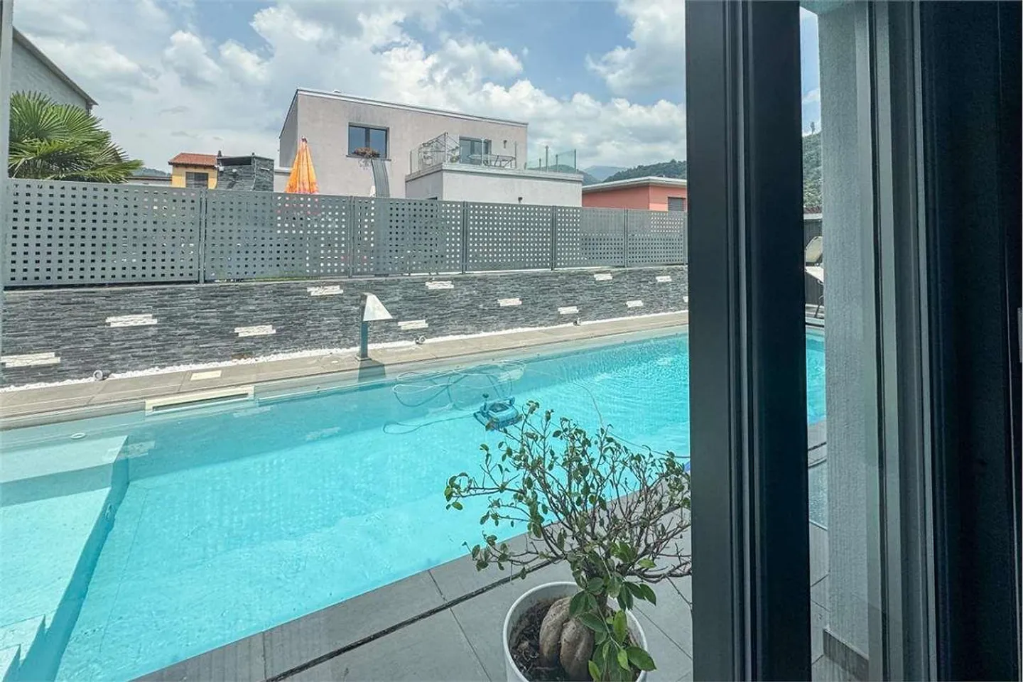 Villa moderna con piscina salata e dotazioni di alta qualità - Foto 6 di 9