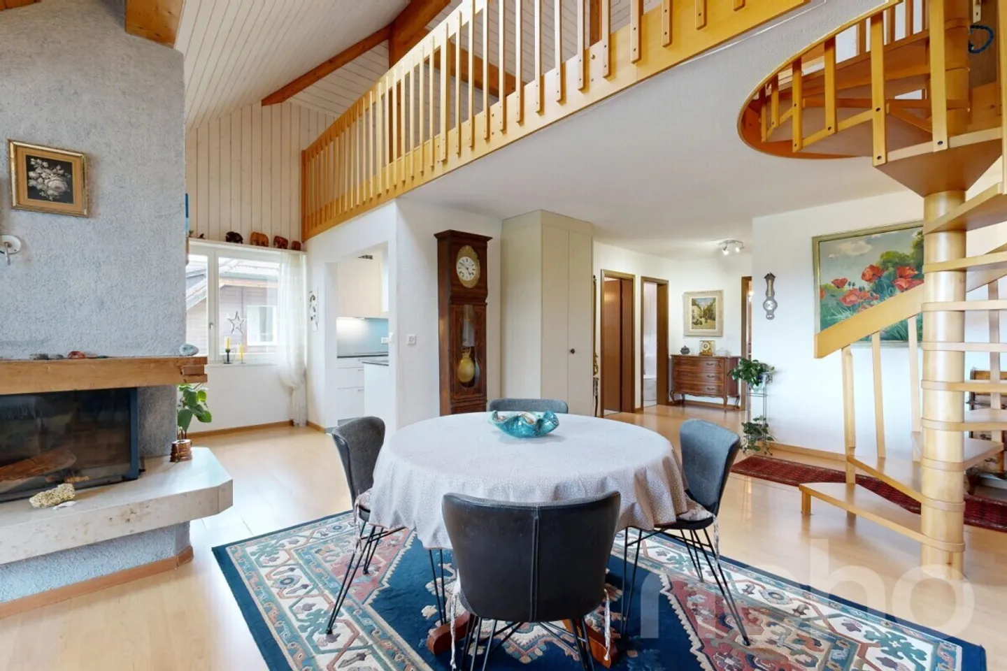 Geräumige Maisonette mit Galerie - Foto 2 von 12