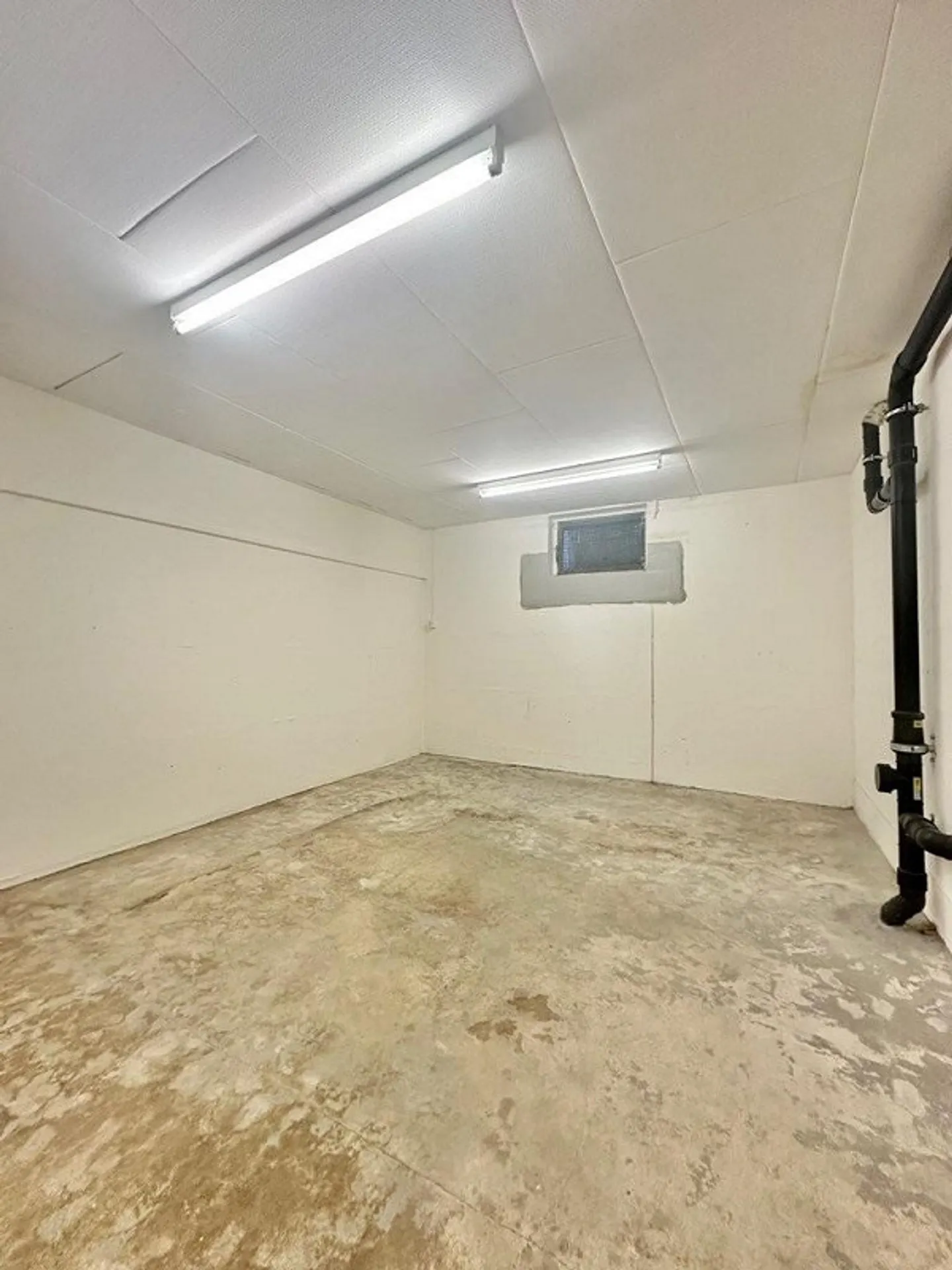 Salle de bricolage à louer - Photo 3 sur 4