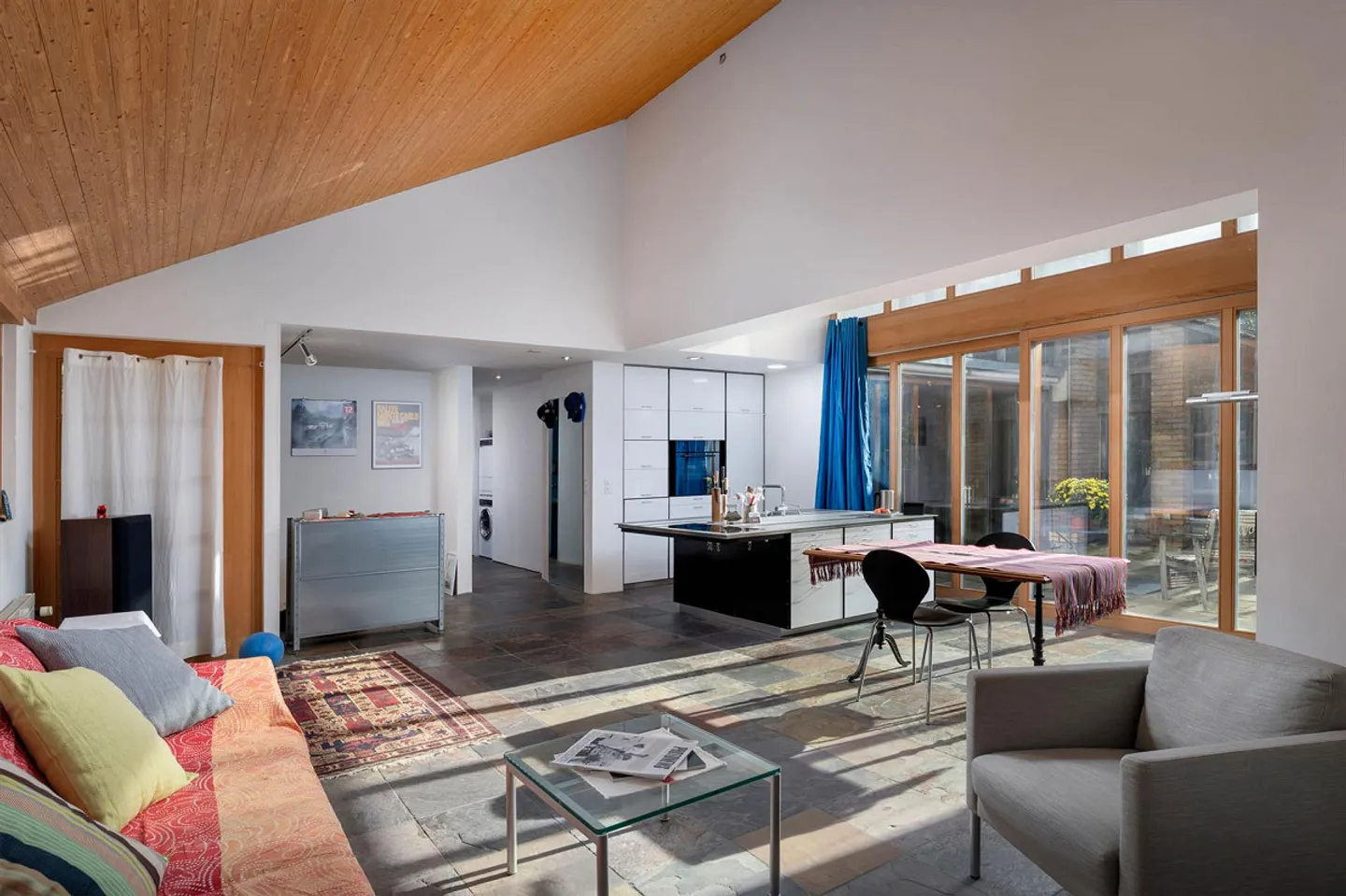 Une maison pleine de possibilités! - Photo 9 sur 13