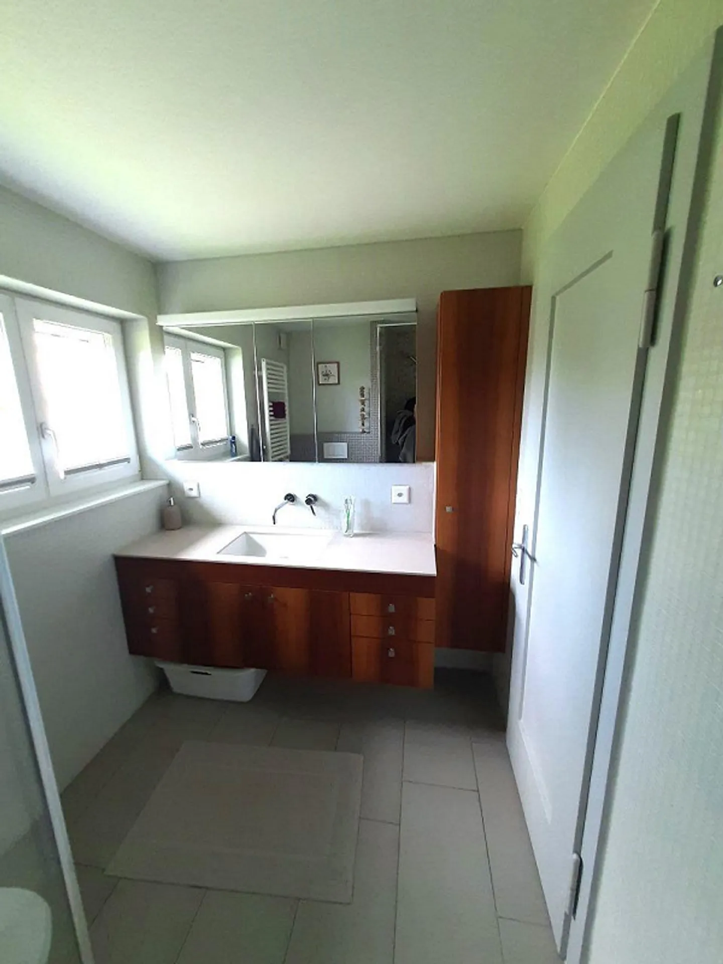 5 1/2 room single-family house with separate double garage - Photo 7 of 12