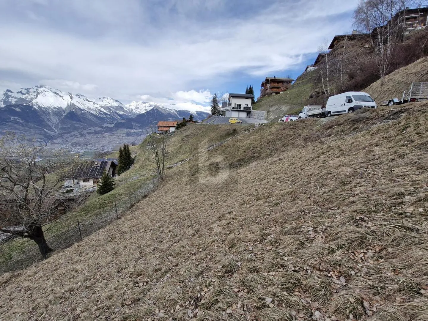 Terrain de construction près des pistes - Photo 1 sur 6